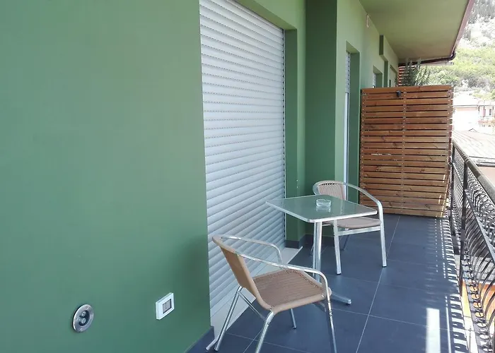 Rezzo Гостевой дом Monte San Giacomo