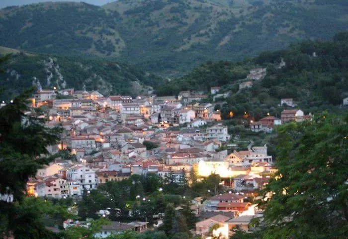 Rezzo Гостевой дом Monte San Giacomo